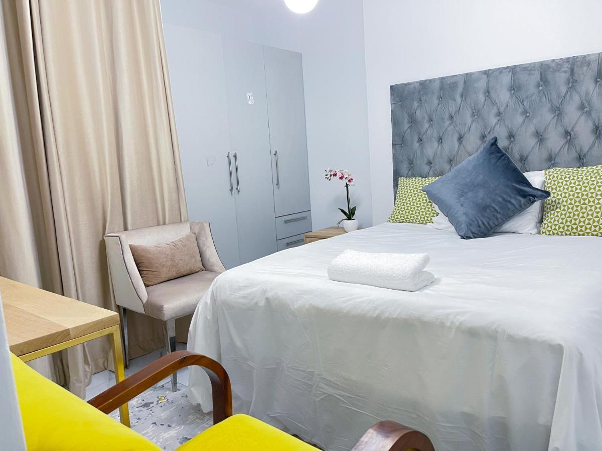 Amoris Guest House-Randburg Йоханнесбург Экстерьер фото