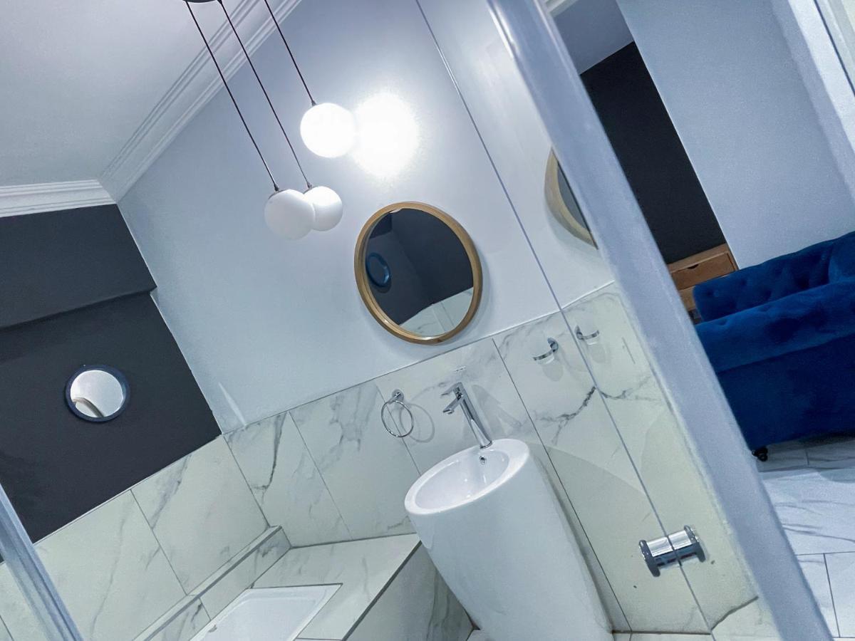 Amoris Guest House-Randburg Йоханнесбург Экстерьер фото